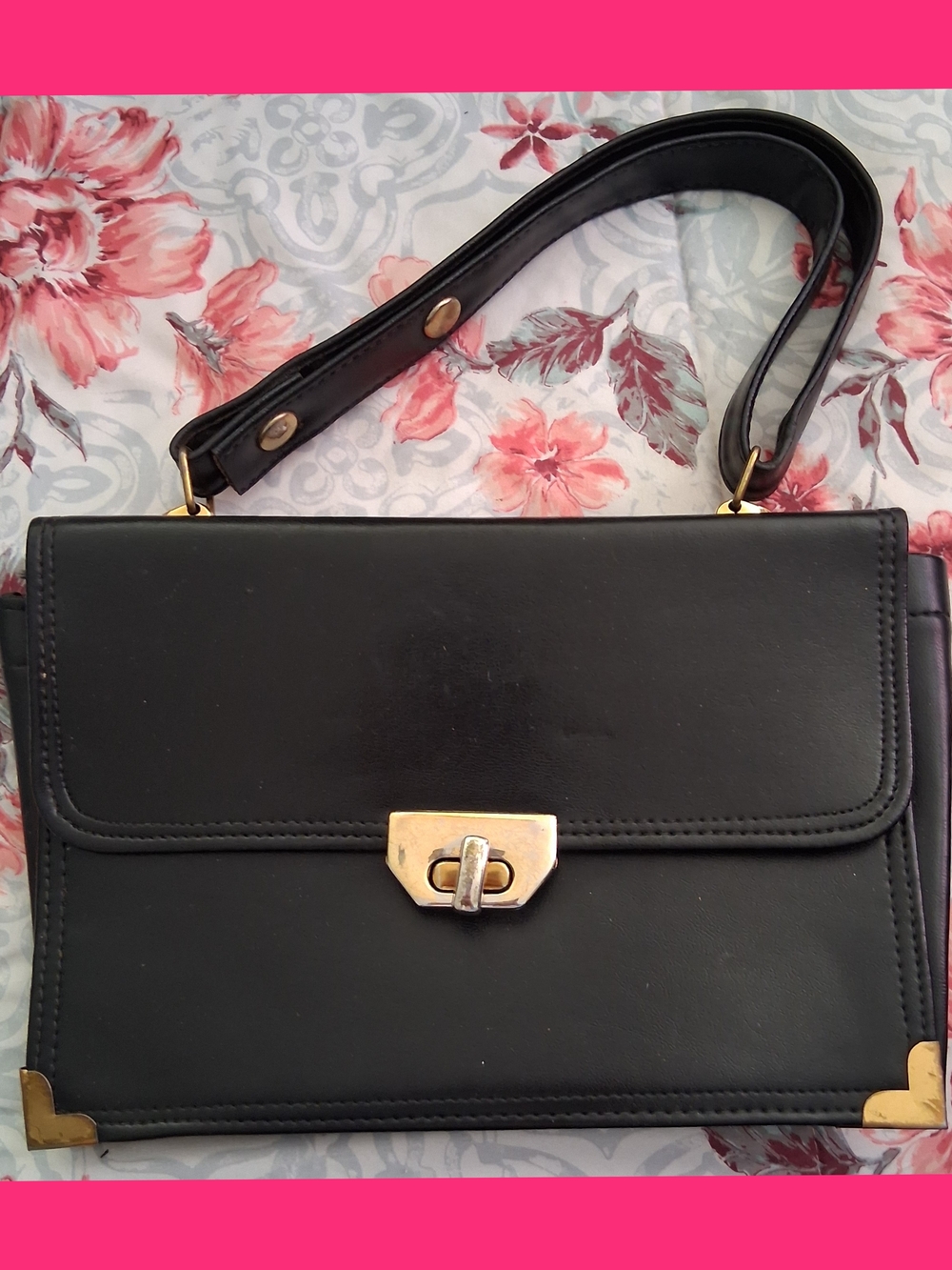 IVintqge Black Structured Shoulder Bag with Gold Hardware